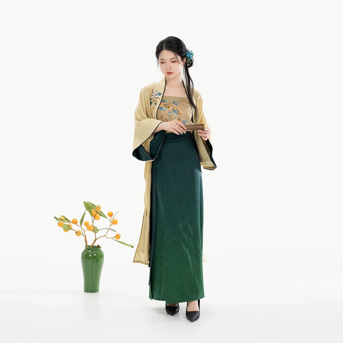 Loquat 枇杷 - Modern Song Dynasty Hanfu Outfit (Preorder)