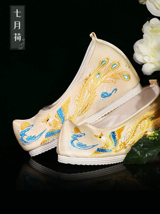Hannah - Embroidered Chinese Hanfu Shoes