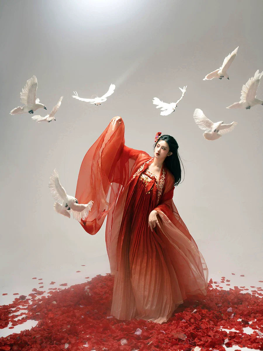 Red Sakura 红樱 - Tang Dynasty Style Qixiong Ruqun