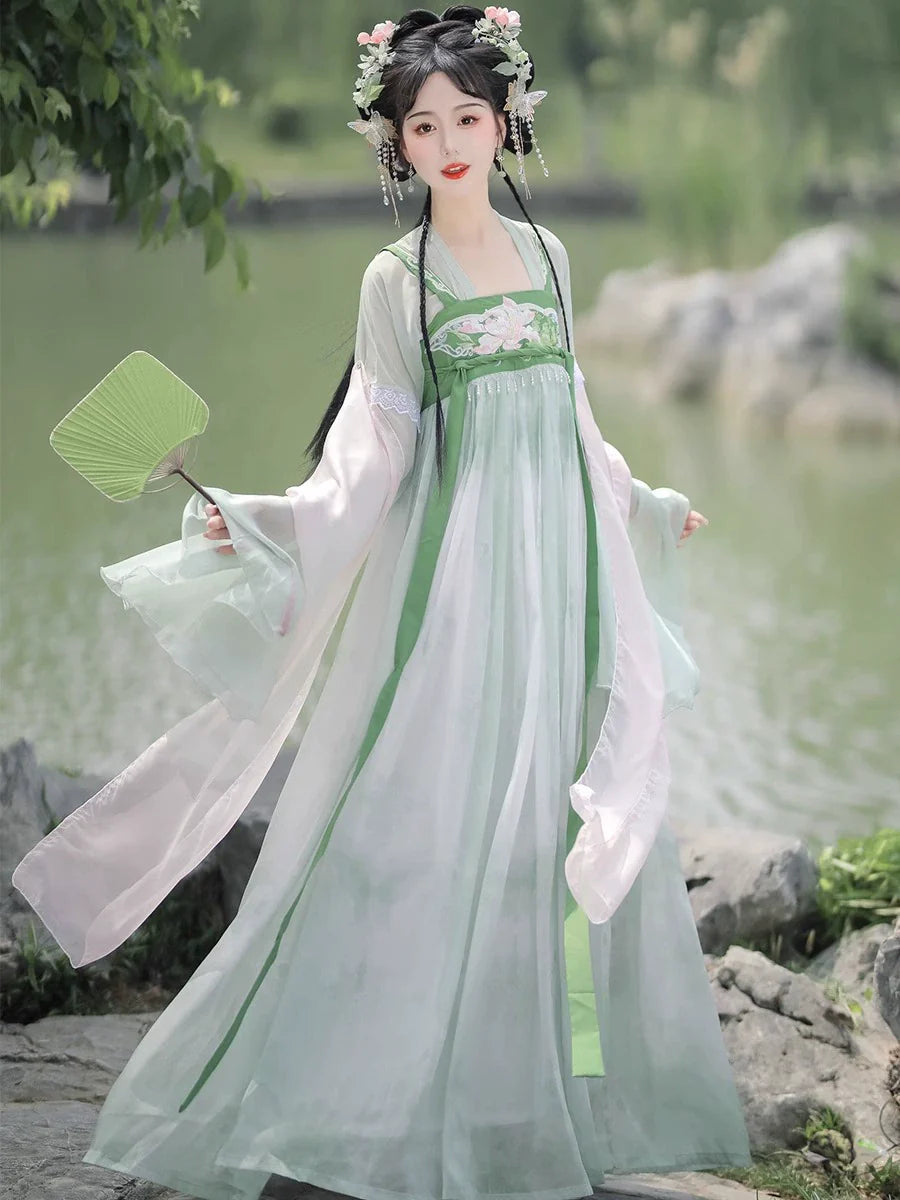 Little Lotus - Tang Dynasty Qixiong Ruqun Modern Hanfu Dress