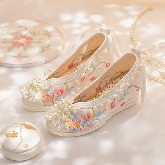 Willow – Embroidered Chinese Hanfu Shoes
