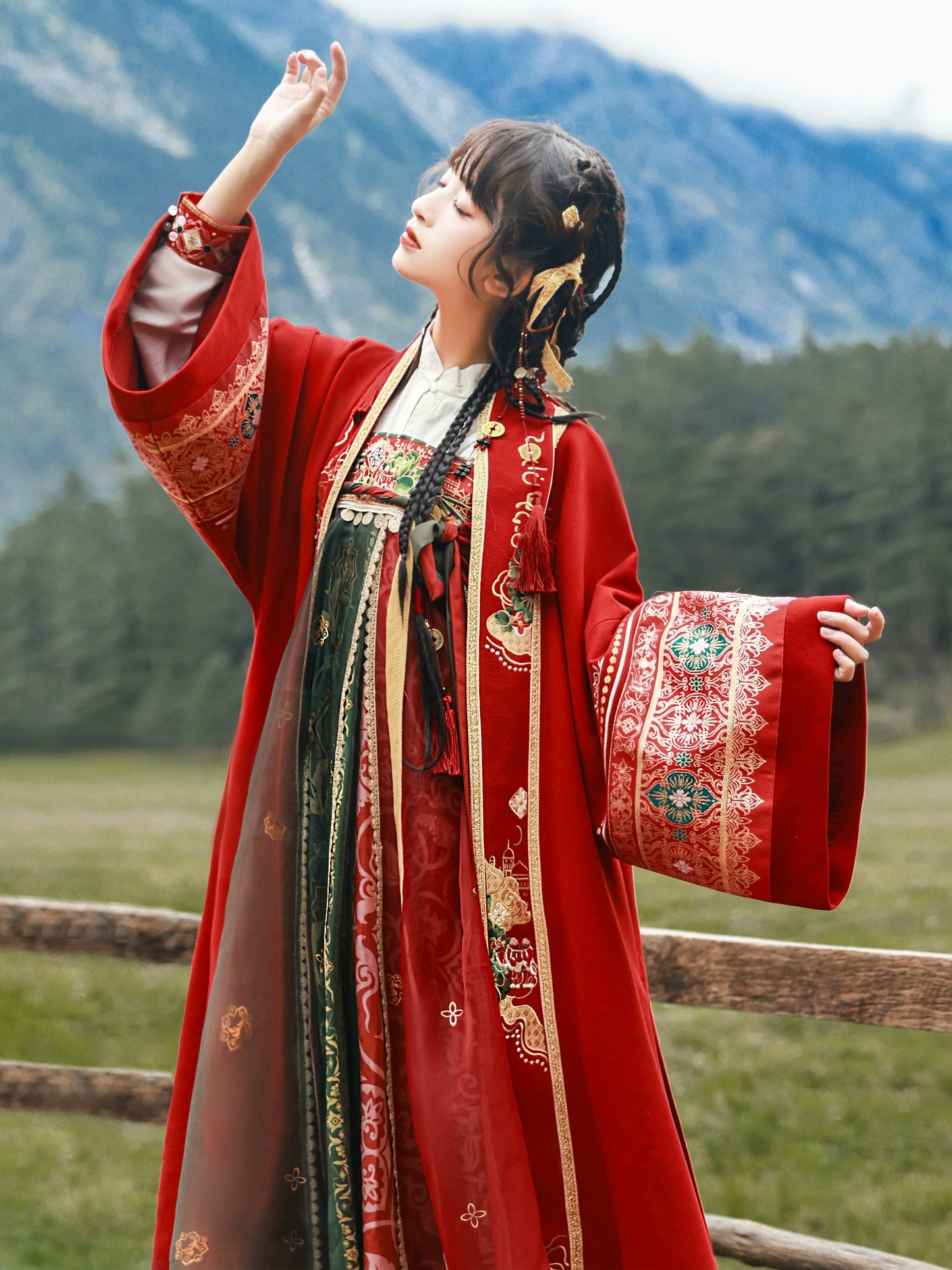 Snow Flame 雪焰 - Modern Tang Dynasty Dunhuang Festive Outfit