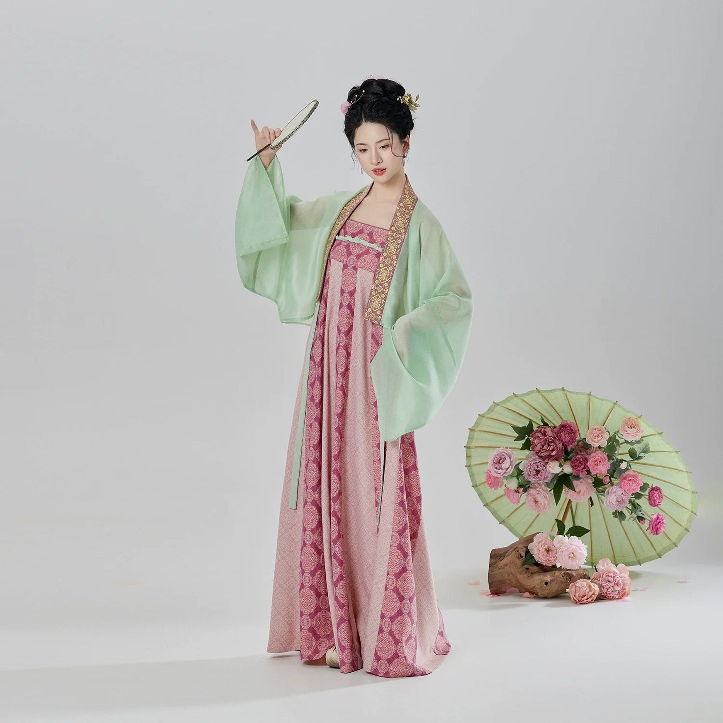 Mu Yao 沐瑶 - Modern Tang Dynasty Hanfu Famen Temple Outfit (Preorder)