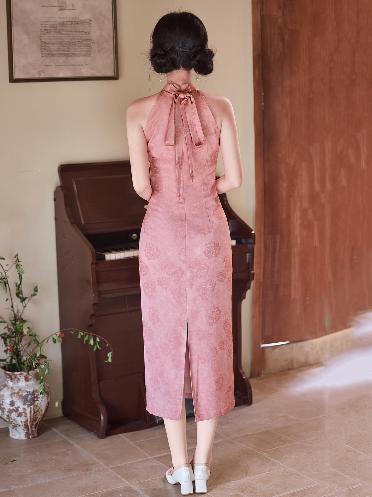 The Beauty - Pink Halter Neck Midi Cheongsam