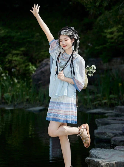 Ming Dynasty x Modern Hanfu: Misty Morning 晨雾 (Preorder)