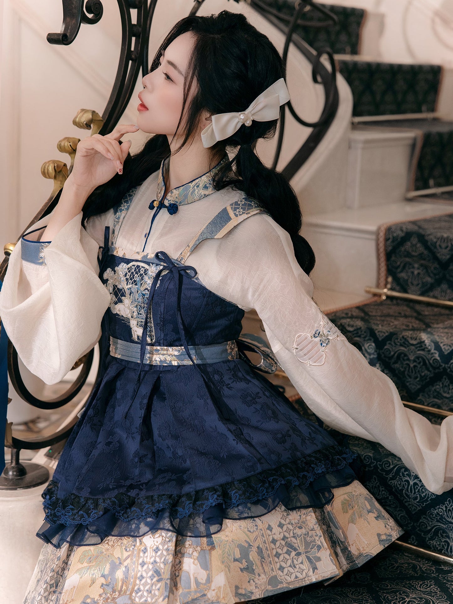 Bogu Baa Baa 博古咩咩 - Eclectic New Chinese Style Overskirt Hanfu Set (Preorder)