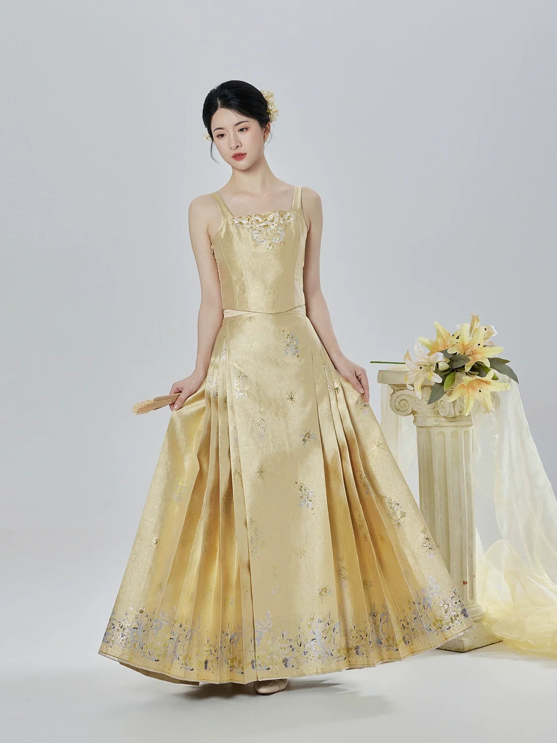 Thousand Golden Lily 千金百合 - Modern Ming Dynasty Bustier, Mamianqun Hanfu Outfit (Preorder)