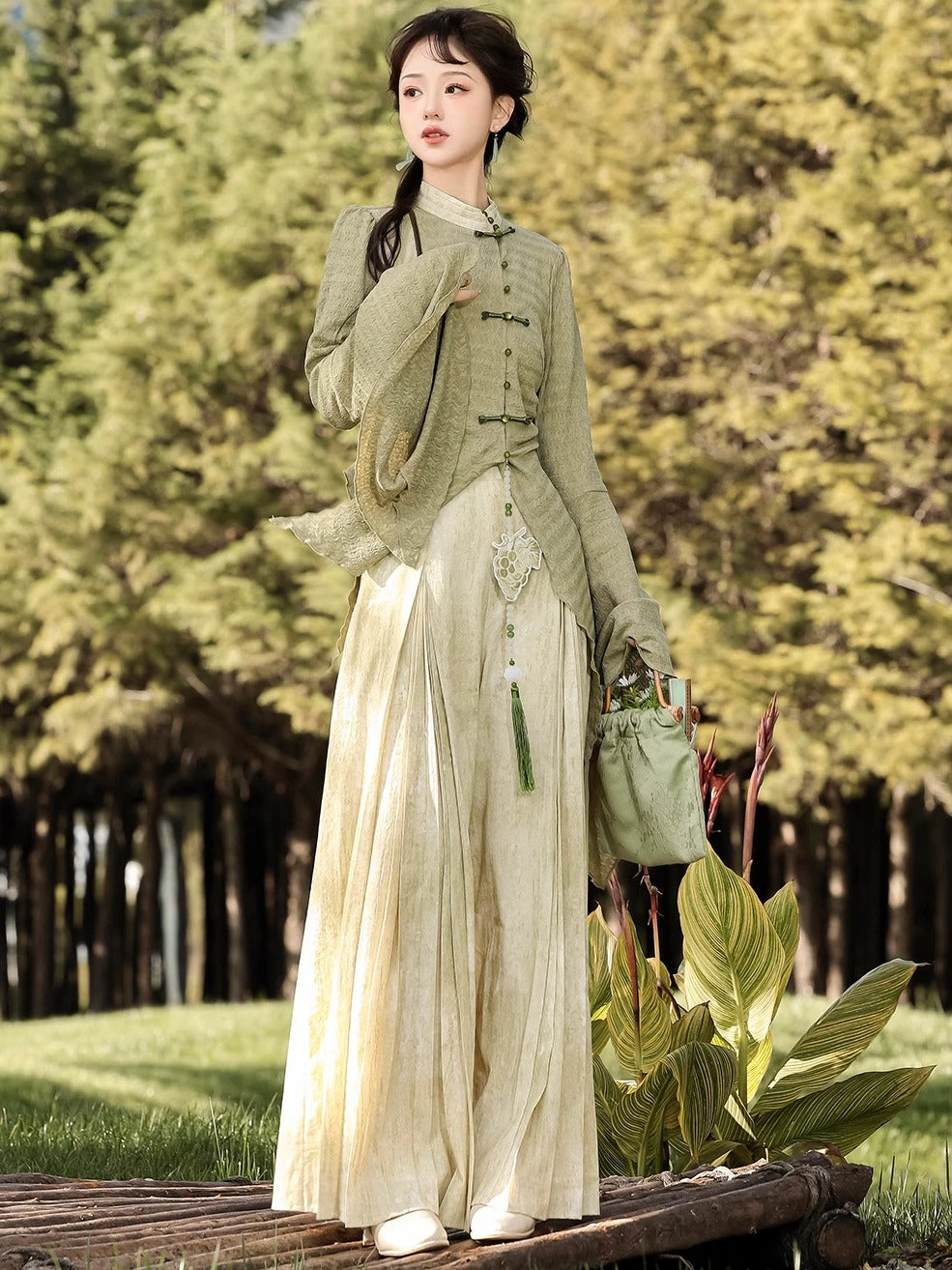 Qingti 青提 - New Chinese Style Modern Cheongsam Outfit