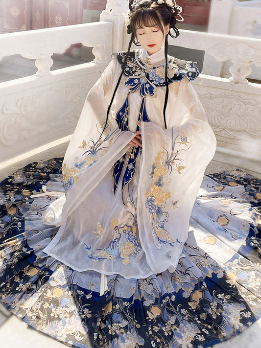 Yurui 玉蕊 - Cloud Collar & Mamianqun Ming Dynasty Hanfu Set