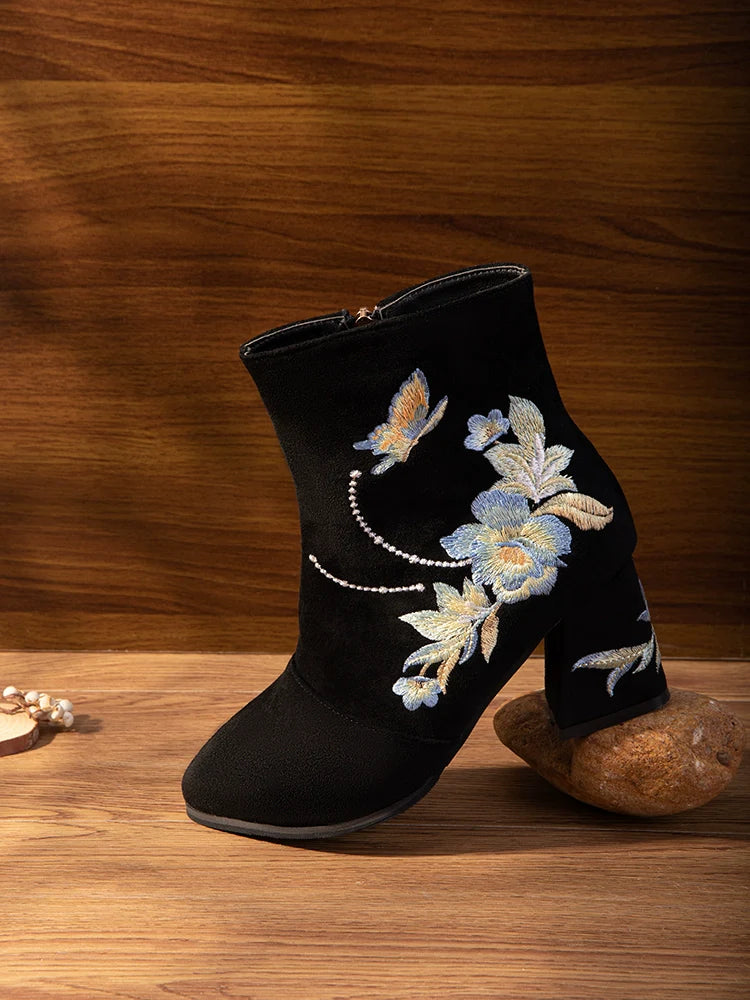 Cold Flower – Embroidered Chinese Hanfu Boots