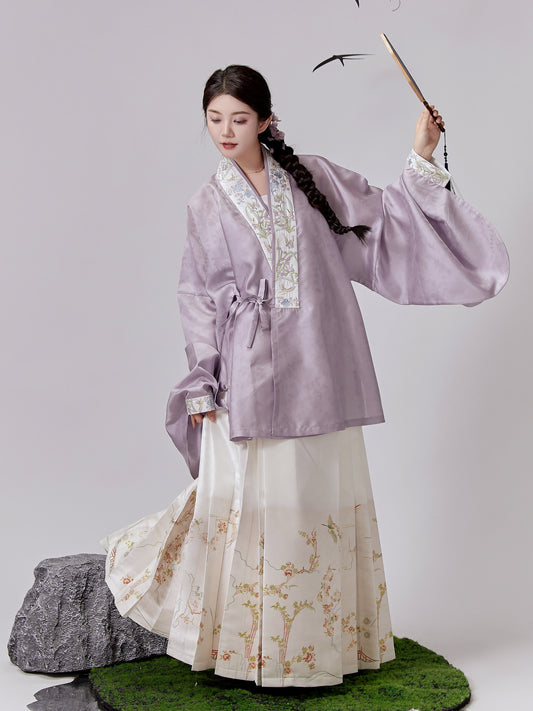 Lan Shao 兰韶 - Cross Collar Top & Mamianqun Ming Dynasty Hanfu Set