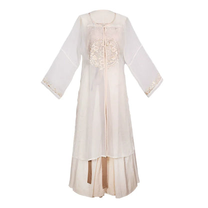 Song Dynasty x Modern Hanfu: Clouds and Moon 云间月 (Preorder)