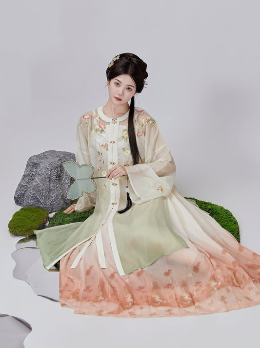 Falling Flower Notes 落花笺 - Round Neck Robe & Mamianqun Ming Dynasty Hanfu Set