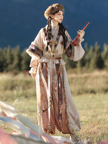 Yaoyue 耀月 - Dunhuang Inspired New Chinese Style Outfit