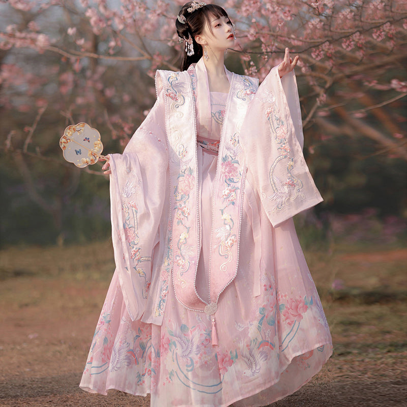 Birds and Flowers 鸟语花香 - Song Dynasty Style Qiyao Ruqun Hanfu