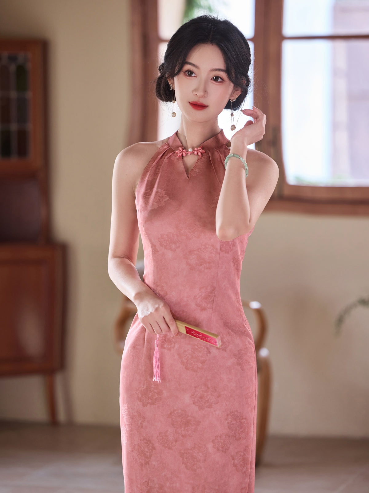 The Beauty - Pink Halter Neck Midi Cheongsam