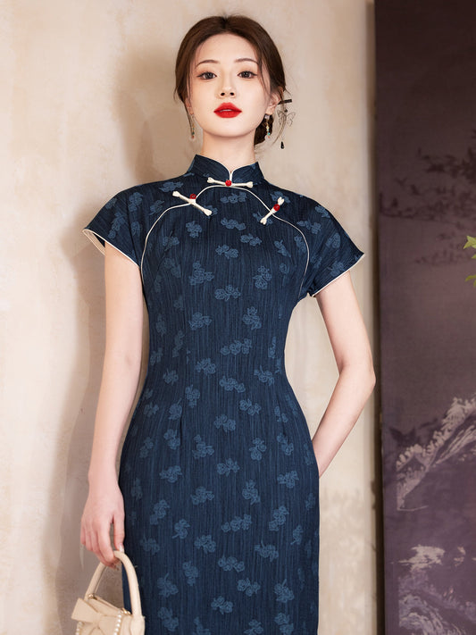 Years of Agarwood 岁月沉香 - Short Sleeve Old Shanghai Retro Style Navy Cheongsam