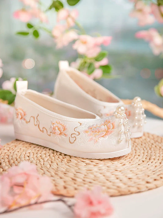 Maeve - Embroidered Chinese Hanfu Shoes