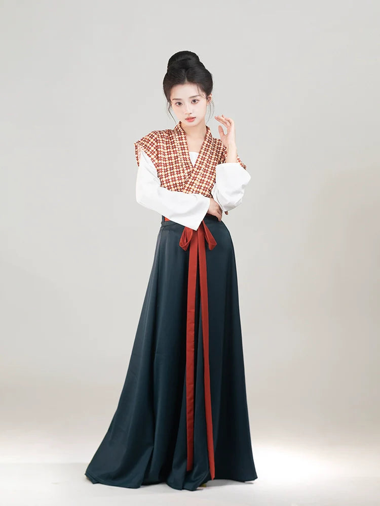 Garden After Rain 雨后花园 - Tang Dynasty Style Beizi Qiyao Ruqun