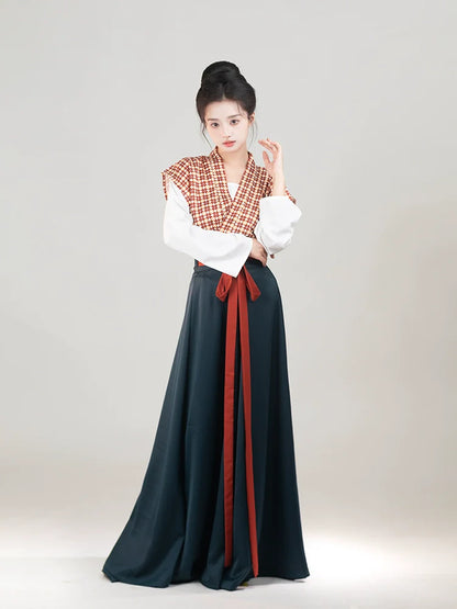 Garden After Rain 雨后花园 - Tang Dynasty Style Beizi Qiyao Ruqun