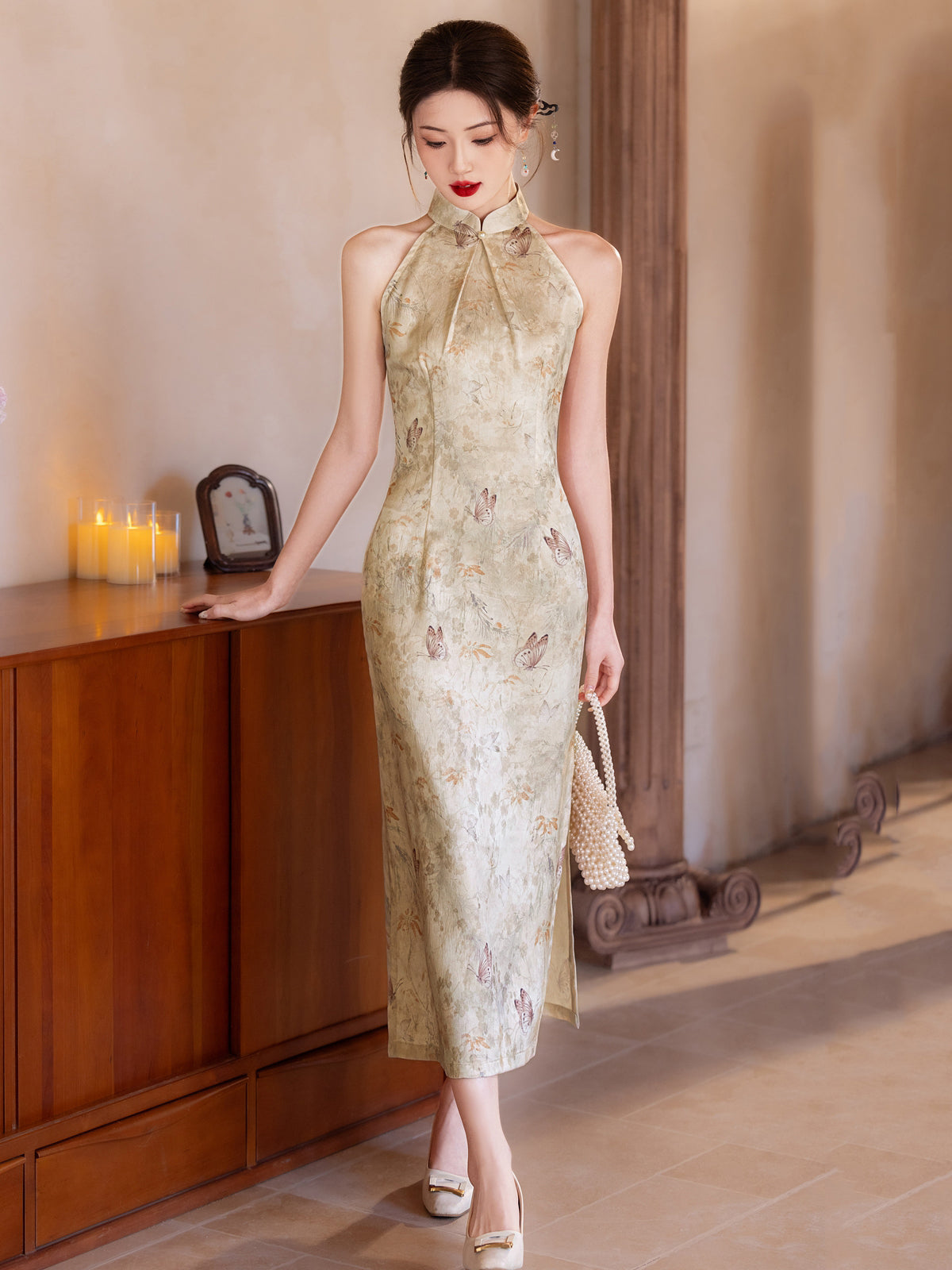 Warm Winds 暖黄雅风 - Halter Neck Satin Long Cheongsam