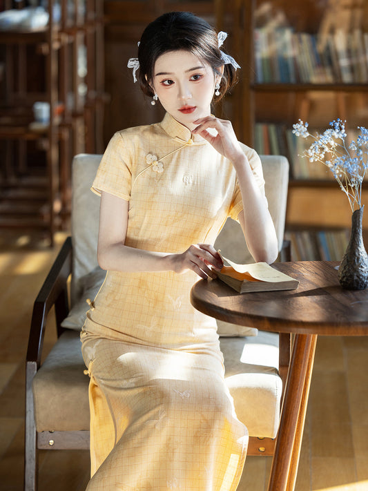 Book Aroma 书香气 - Short Sleeve Yellow Midi Cheongsam