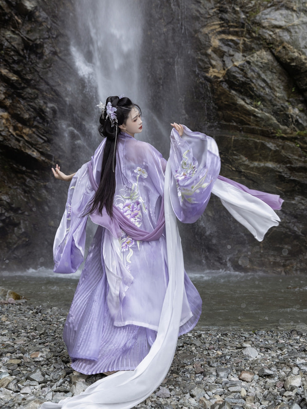 Begonia Rain 海棠未雨 - Tang Dynasty Style Hanfu Dress Heziqun