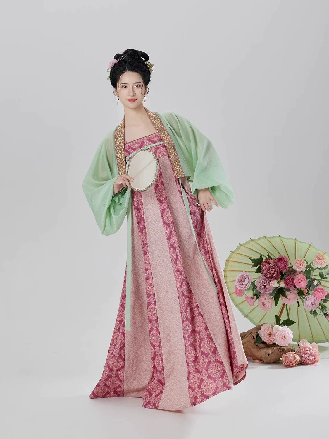 Mu Yao 沐瑶 - Modern Tang Dynasty Hanfu Famen Temple Outfit (Preorder)