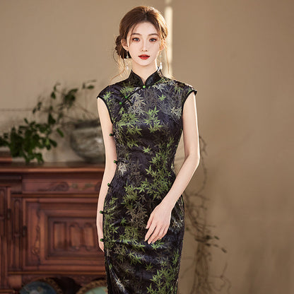 Breezy Bamboo - Sleeveless Green Midi Cheongsam