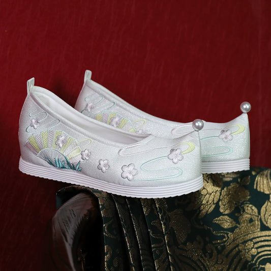 Lady Daming – Embroidered Chinese Hanfu Shoes