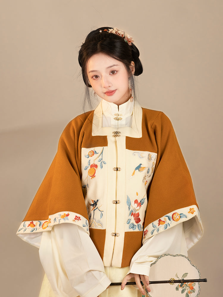 Pistachio 开心果 - Square Collar Top & Mamianqun Ming Dynasty Hanfu Set