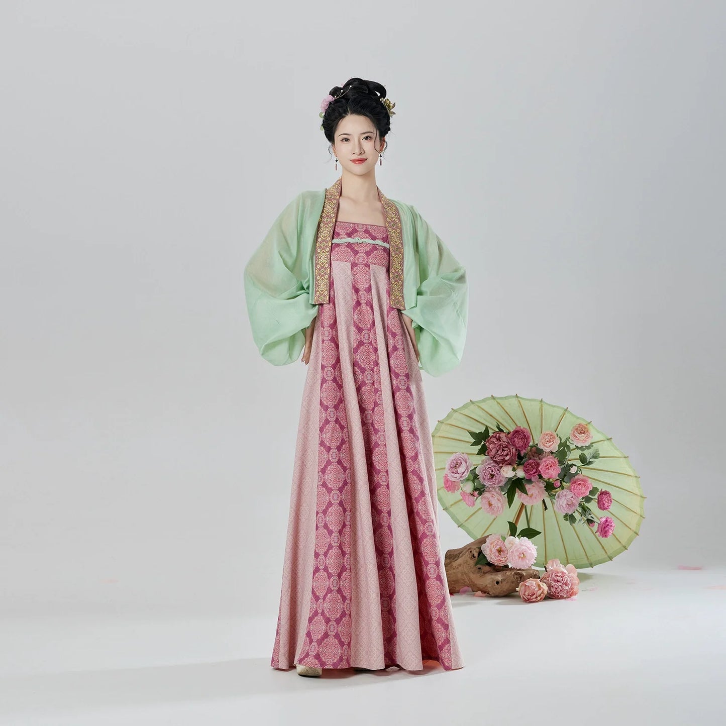 Mu Yao 沐瑶 - Modern Tang Dynasty Hanfu Famen Temple Outfit (Preorder)