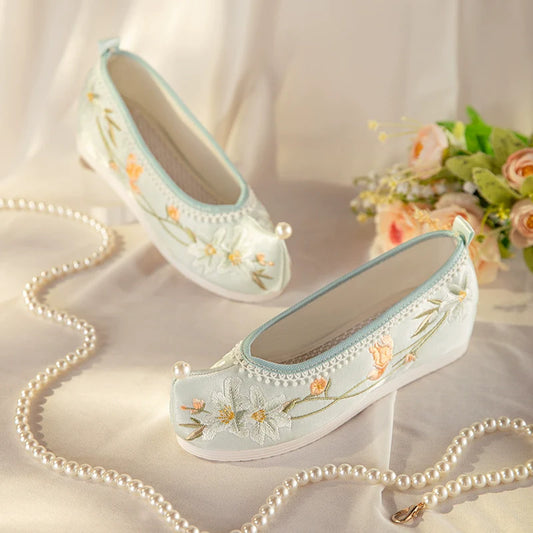 Gardenia - Embroidered Chinese Hanfu Shoes
