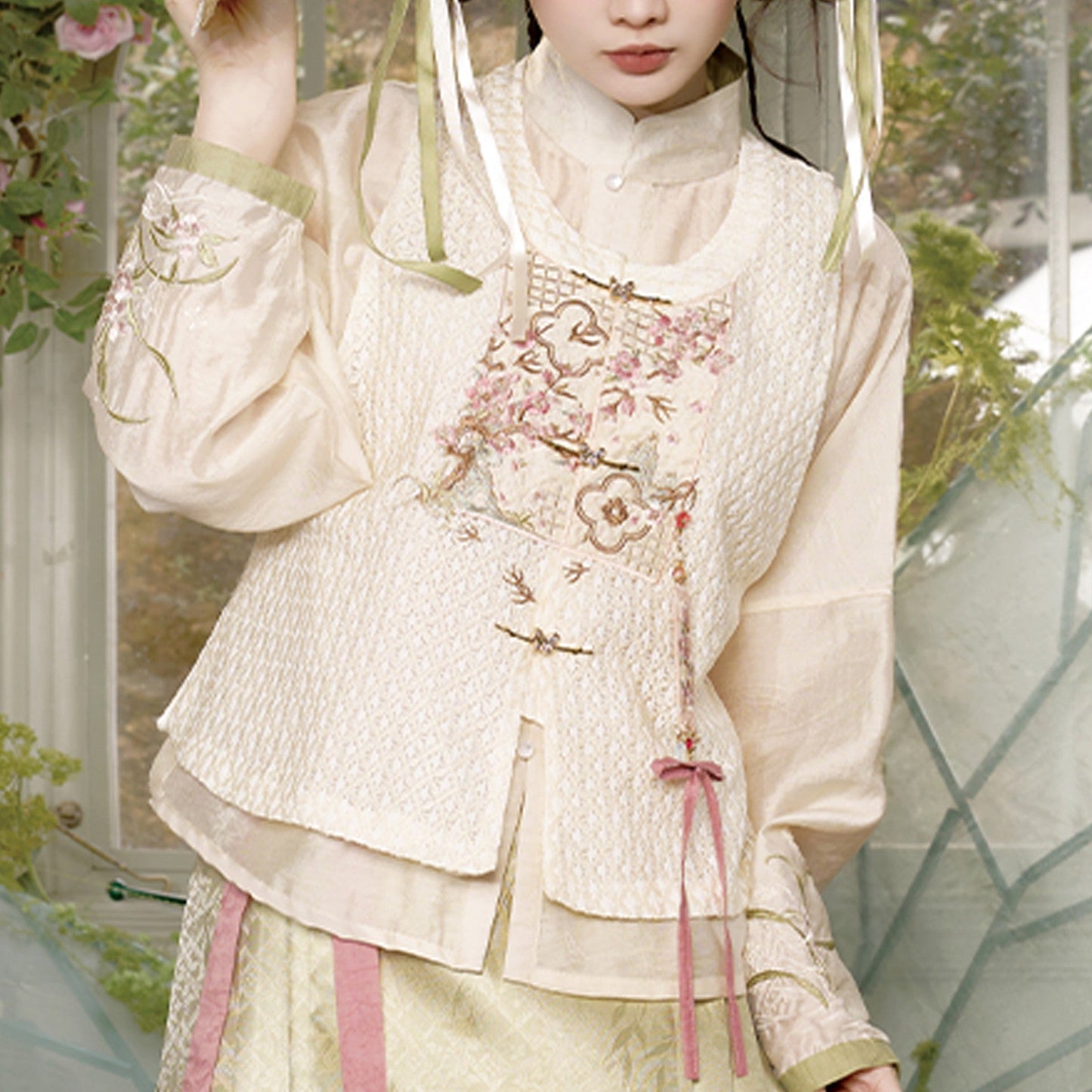 Burning Peach Blossom 桃花灼灼 - Ming Dynasty Mamianqun Modern Hanfu for Spring (Preorder)