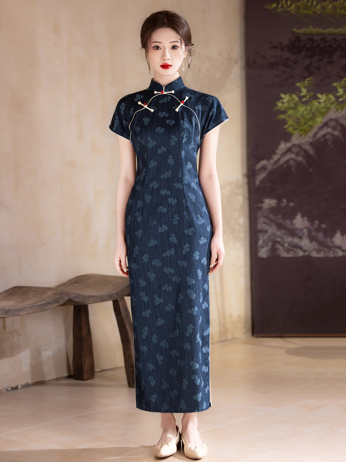 Years of Agarwood 岁月沉香 - Short Sleeve Old Shanghai Retro Style Navy Cheongsam