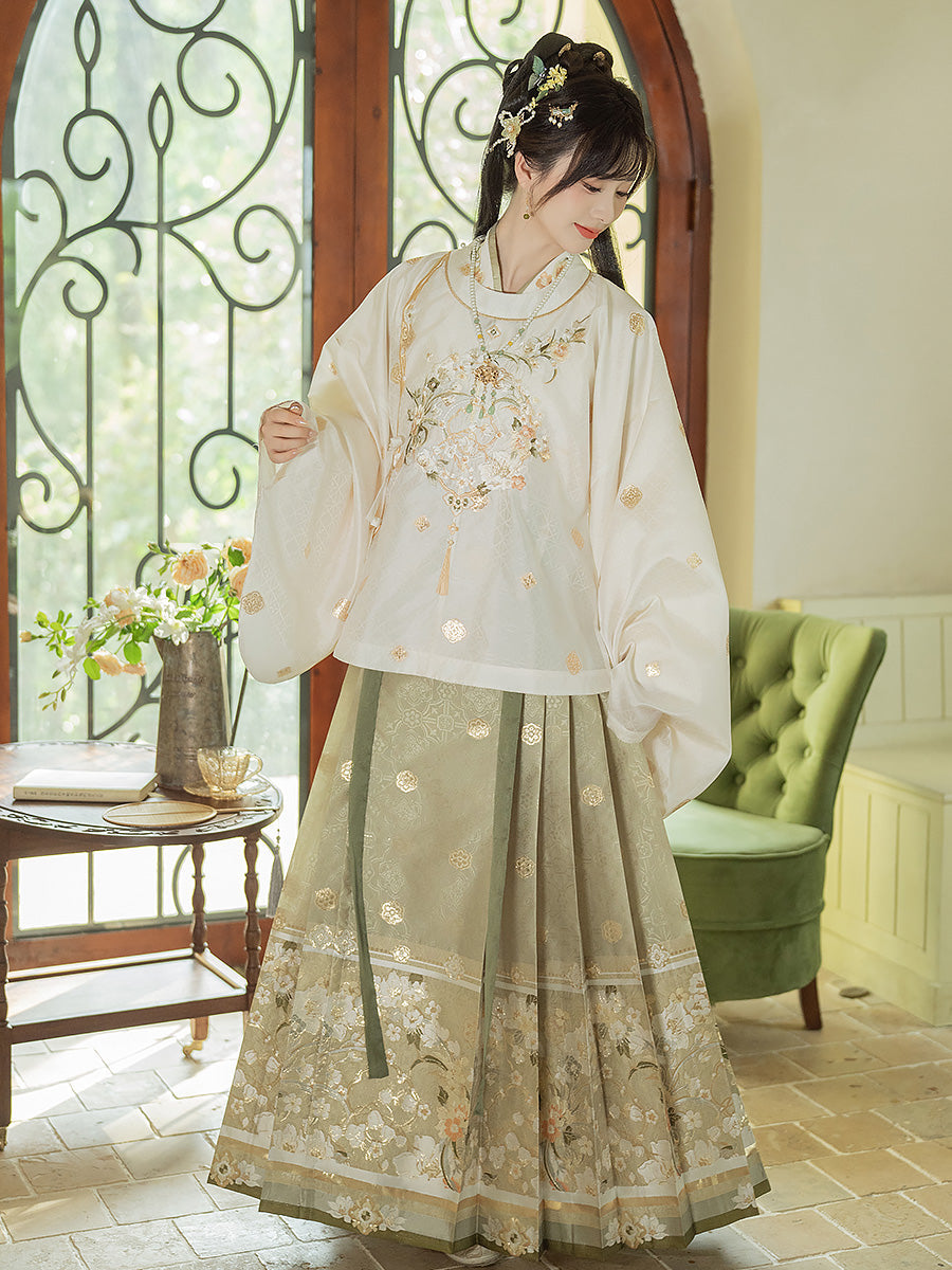 Dark Incense Fan 暗香执扇 - Round Collar Top & Mamianqun Ming Dynasty Hanfu Set
