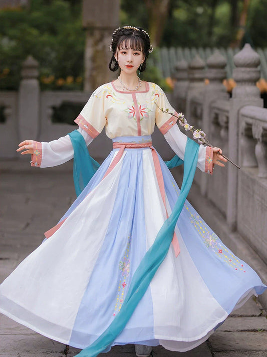 Lin Lang 琳琅 - Tang Dynasty Style U-shaped Collar Qiyao Ruqun
