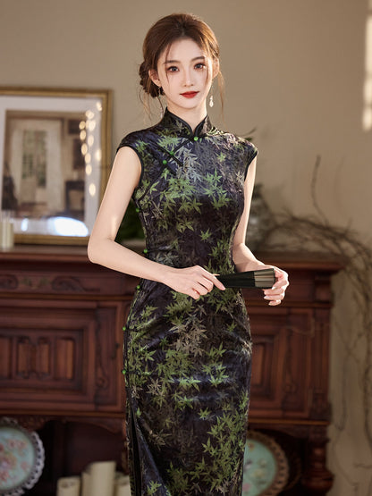 Breezy Bamboo - Sleeveless Green Midi Cheongsam