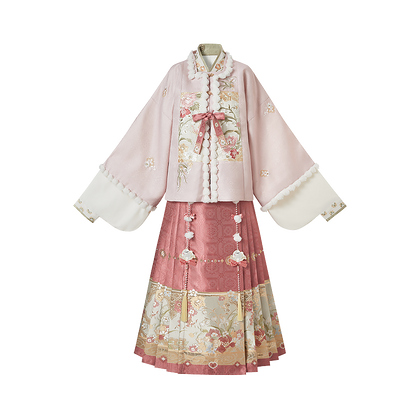 Flower Banquet 团花小宴 - Pipa Sleeve Top & Mamianqun Ming Dynasty Hanfu Set