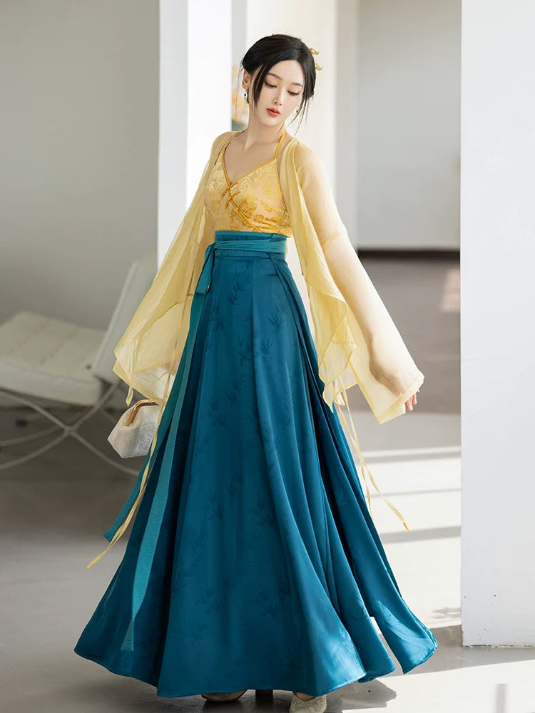 Song Dynasty x Modern Hanfu: Night Banquet 夜宴 (Preorder)