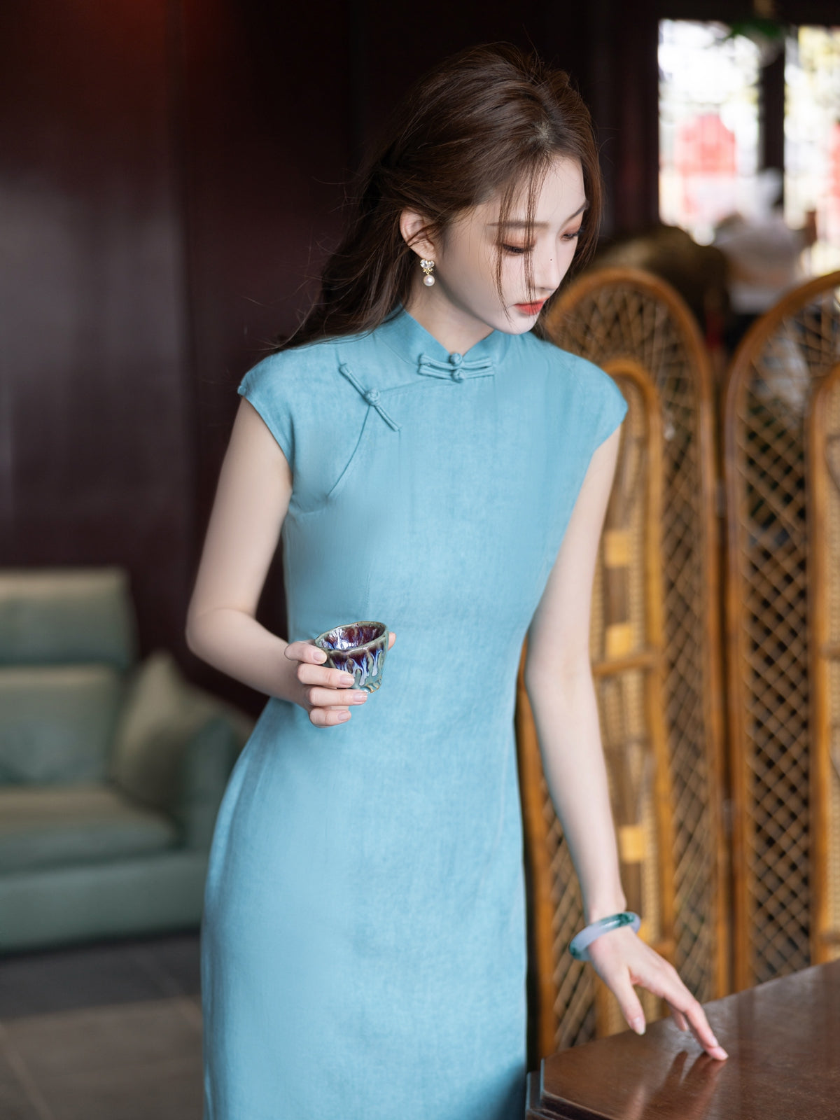 Lake - Sleeveless Vintage Blue Cheongsam