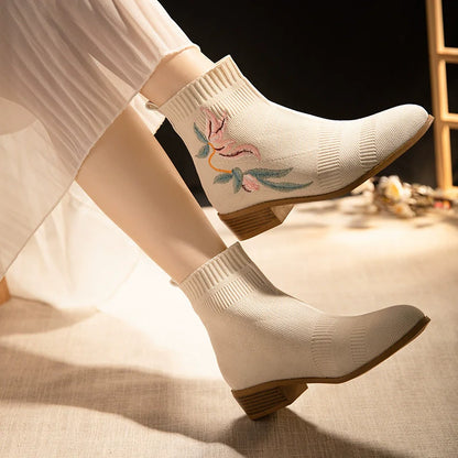 Lotus – Embroidered Chinese Hanfu Boots