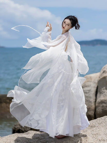 Song Dynasty x Modern Hanfu: Weaving Moon 皎月 (Preorder)