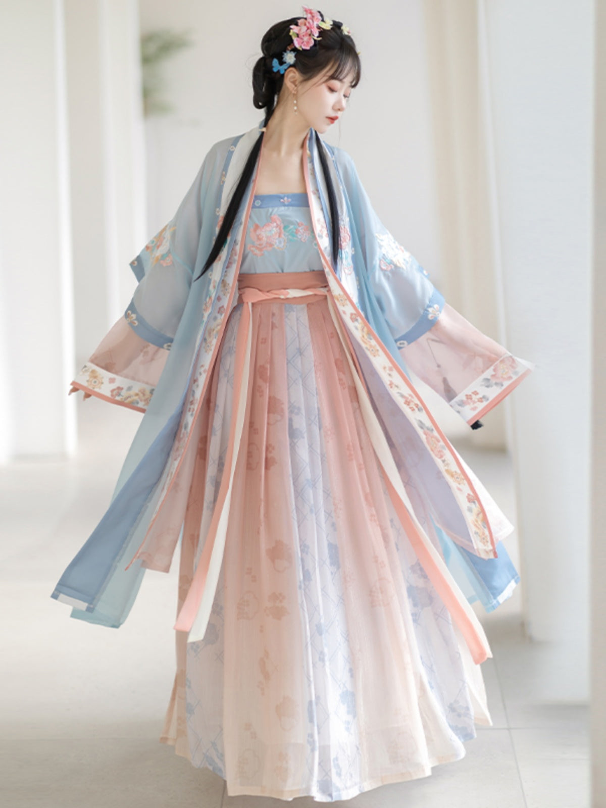 Hua Qing 花卿 - Song Dynasty Style Qiyao Ruqun Hanfu