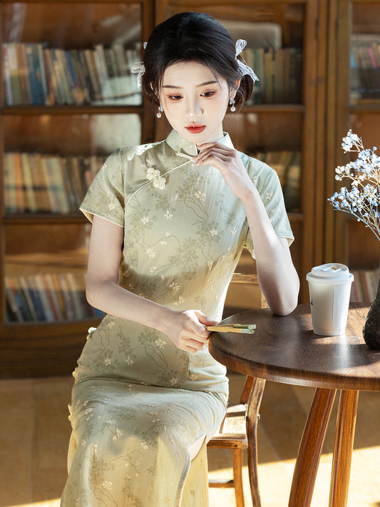 Windy Ferns - Short Sleeve Green Floral Midi Cheongsam
