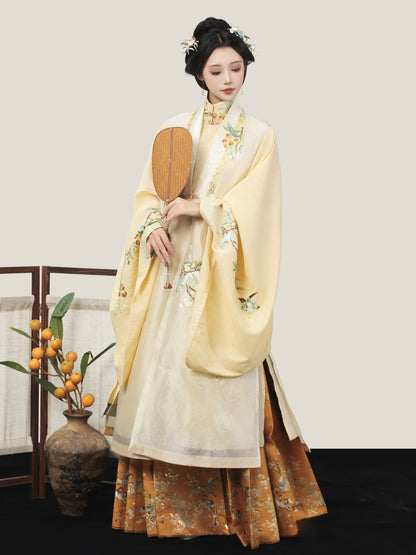 Golden Sparrow 雀金啼 - Jacquard Bijia & Mamianqun Ming Dynasty Hanfu Set (Preorder)