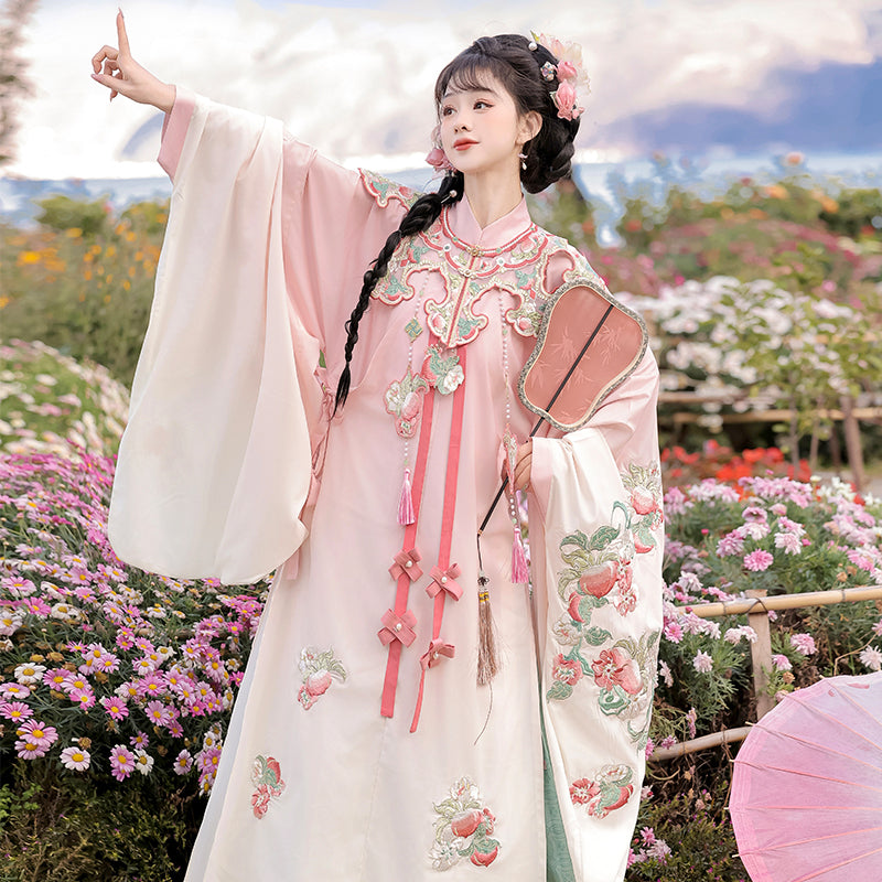 Jade Peach 金镶玉桃 - Cloud Collar & Mamianqun Ming Dynasty Hanfu Set