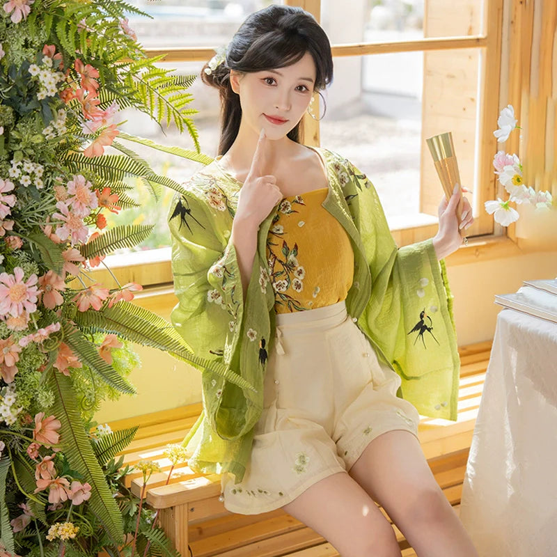 Qinghe 清和 - Modern Ming Dynasty Crewneck Shirt, Shorts Outfit for Summer
