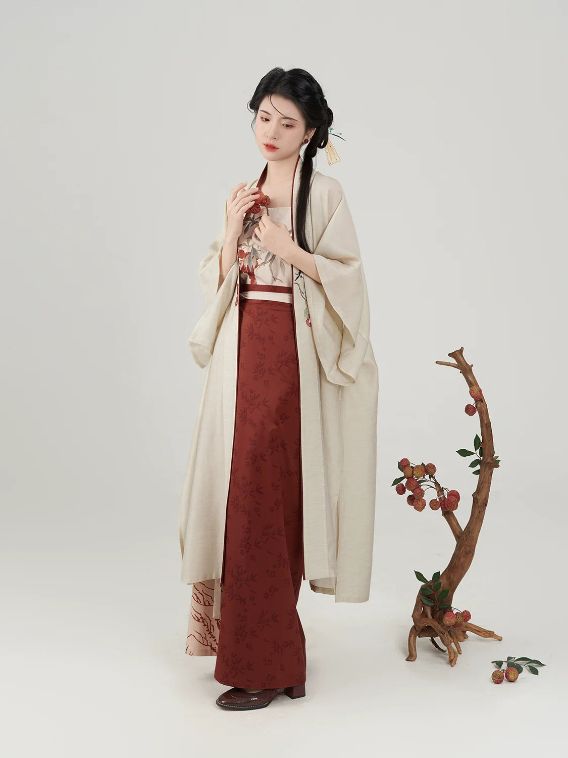 Song Dynasty x Modern Hanfu: Lychee Bliss 荔香晚鹊 (Preorder)