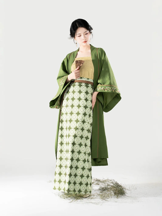 Yuhuacui 玉华翠 - Modern Song Dynasty Hanfu Outfit (Preorder)